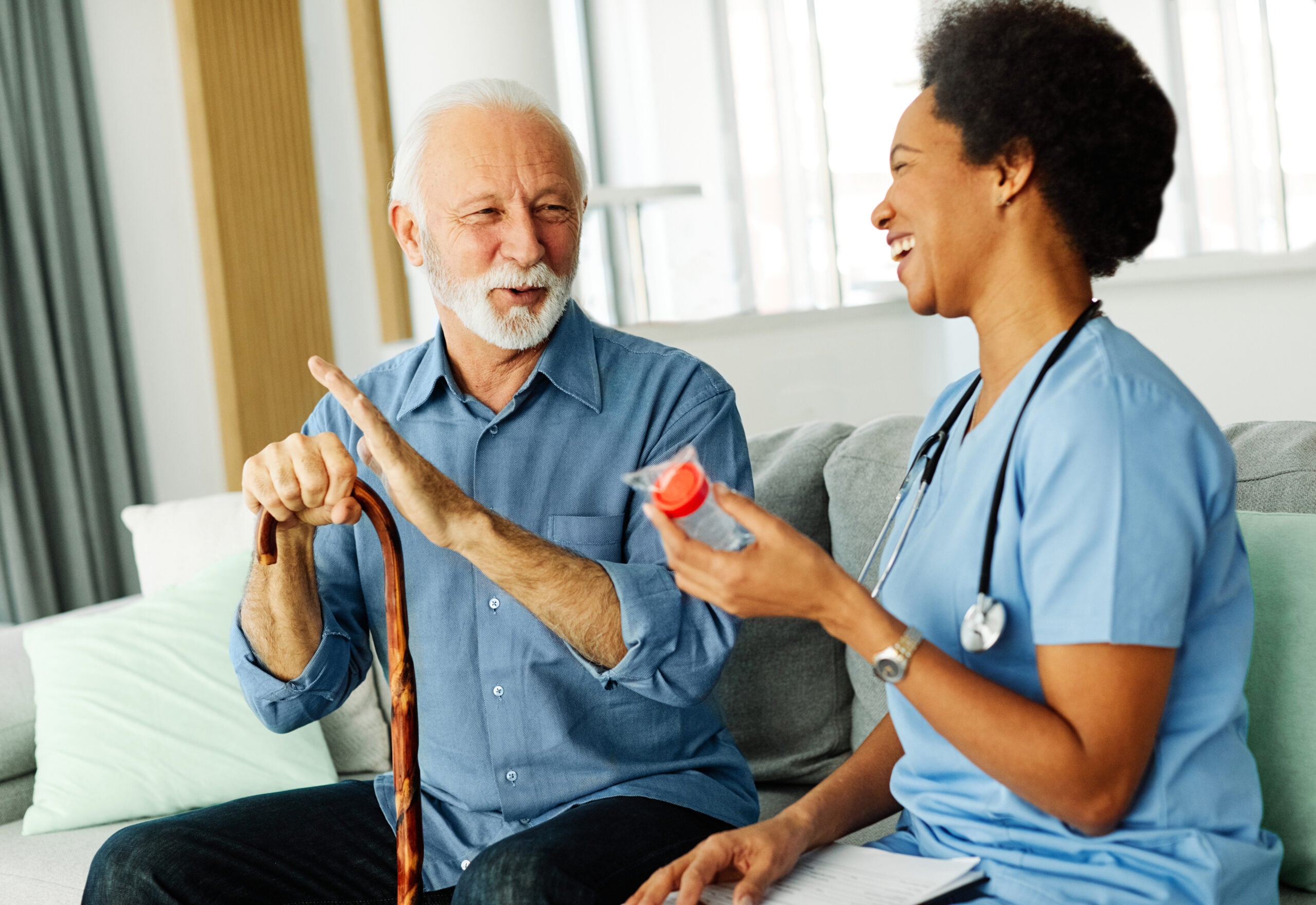 24-hour home care in Montgomery County MD – compassionate in-home caregiver providing mobility assistance and meal preparation