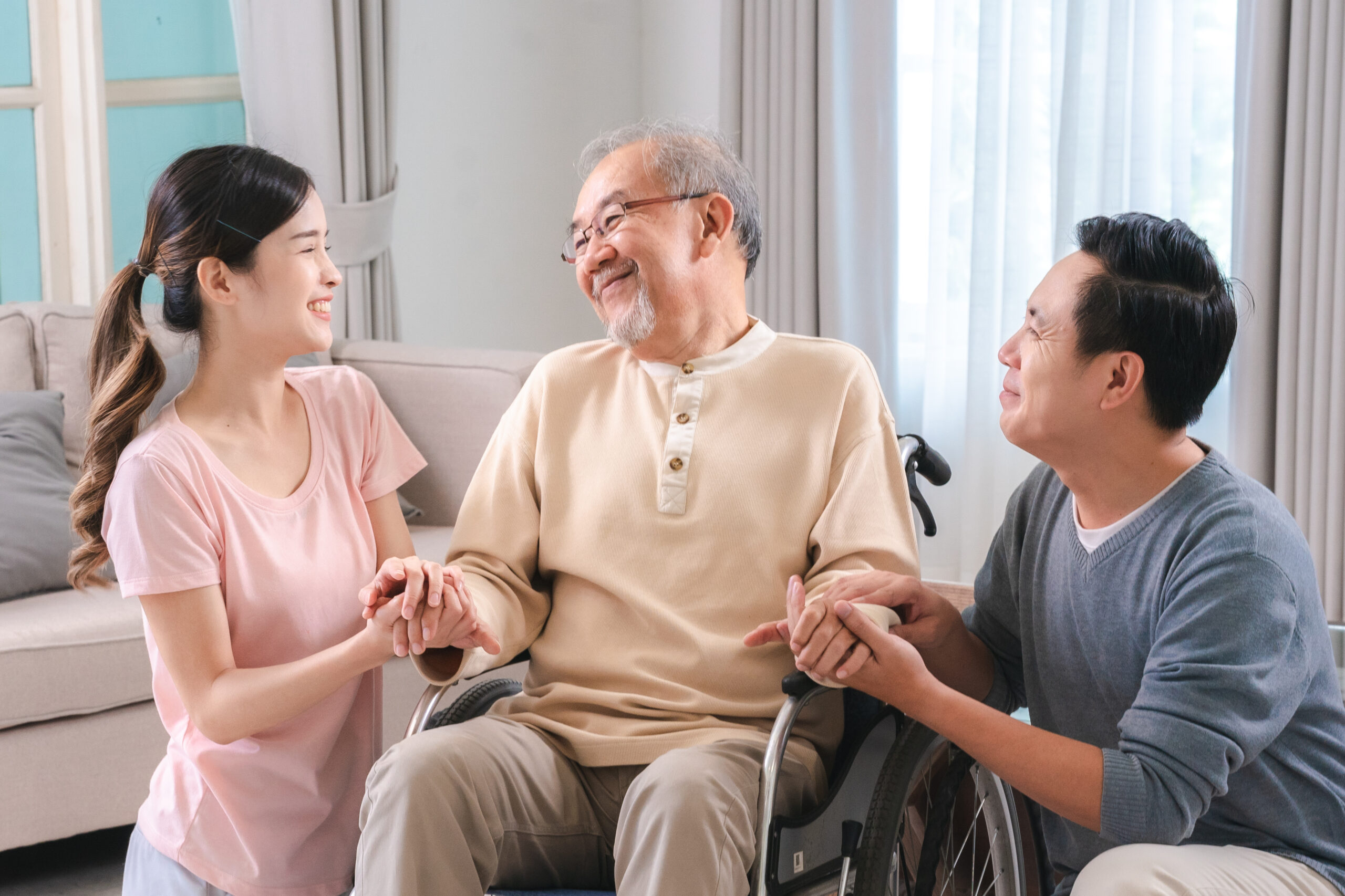 Compassionate Alzheimer caregiver in Silver Spring, MD providing in-home memory care and companionship for senior woman.