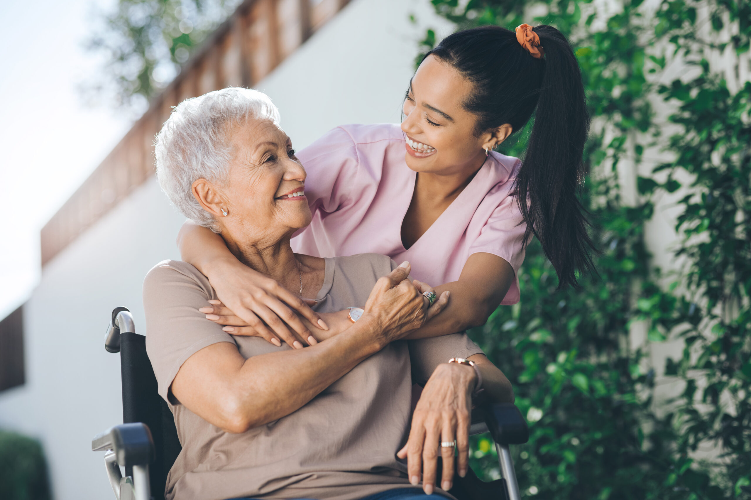 Compassionate 24-hour home care Kensington, MD providing personalized 24-hour senior care at home Kensington, MD, live-in home care Kensington, MD, and overnight home care Kensington, MD for seniors.